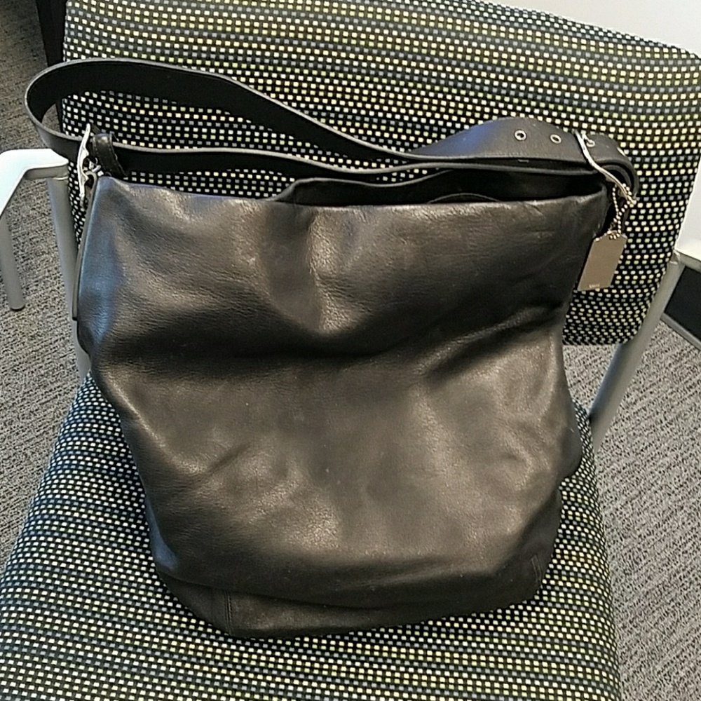 NWOT Coach XL Duffle Sac!!!